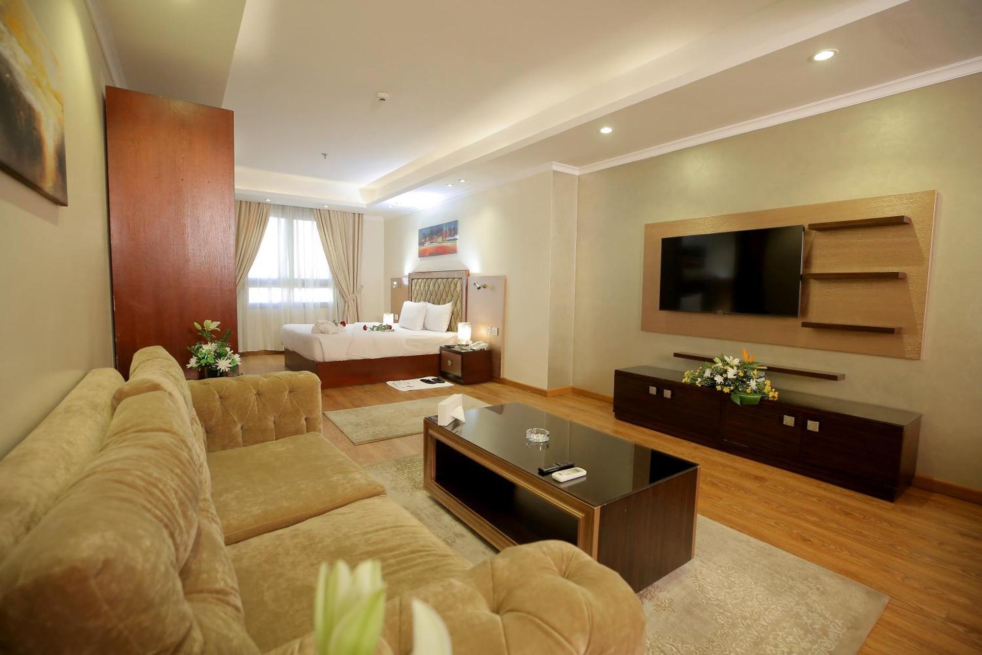 Cairo Taj Hotels & Suites - Dokki Esterno foto