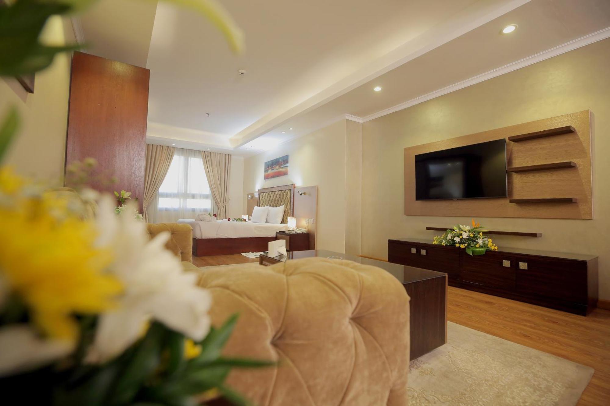 Cairo Taj Hotels & Suites - Dokki Esterno foto