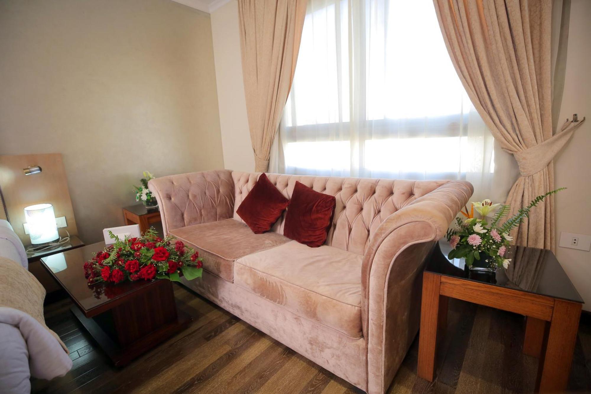 Cairo Taj Hotels & Suites - Dokki Esterno foto