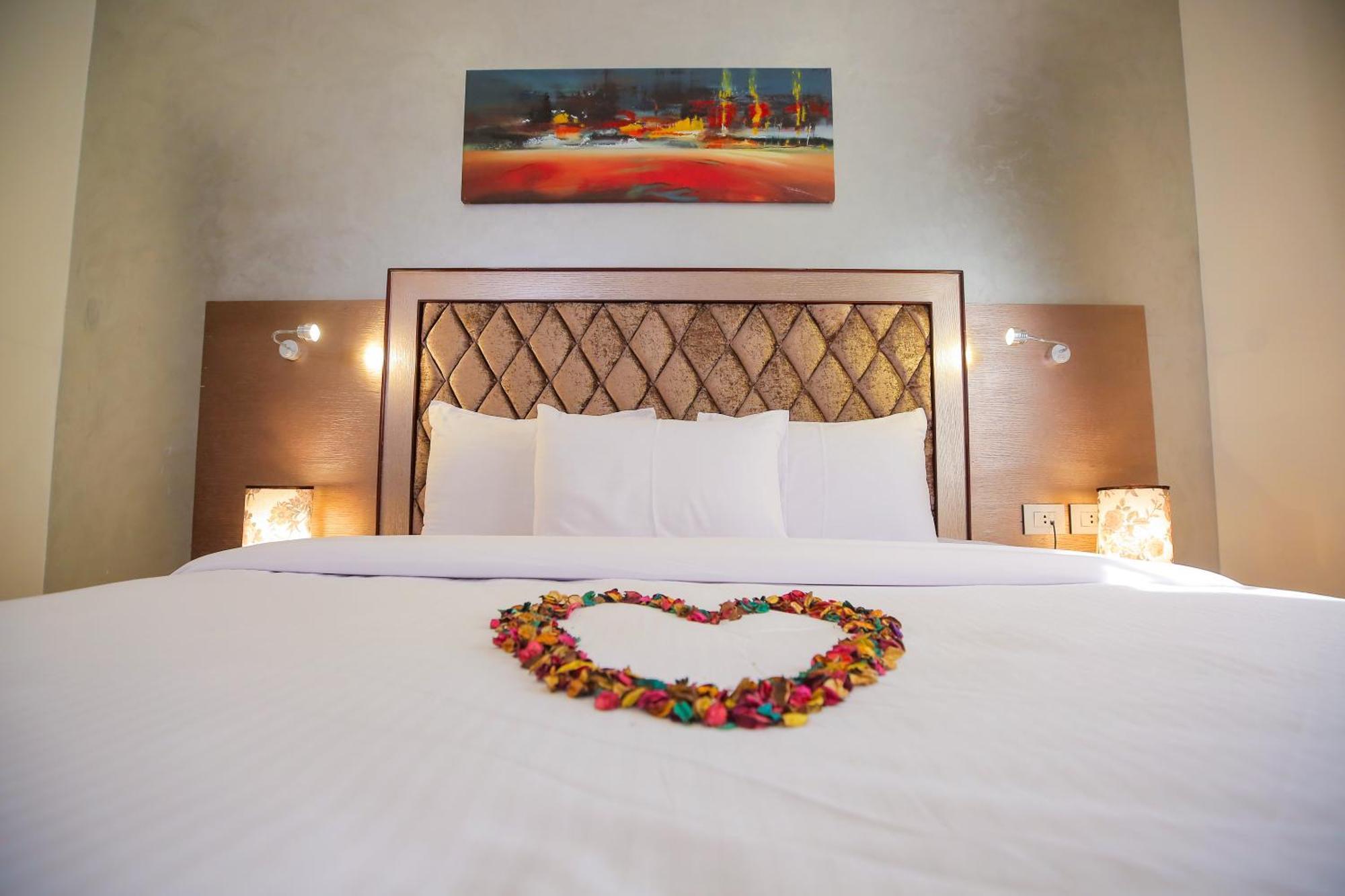 Cairo Taj Hotels & Suites - Dokki Esterno foto