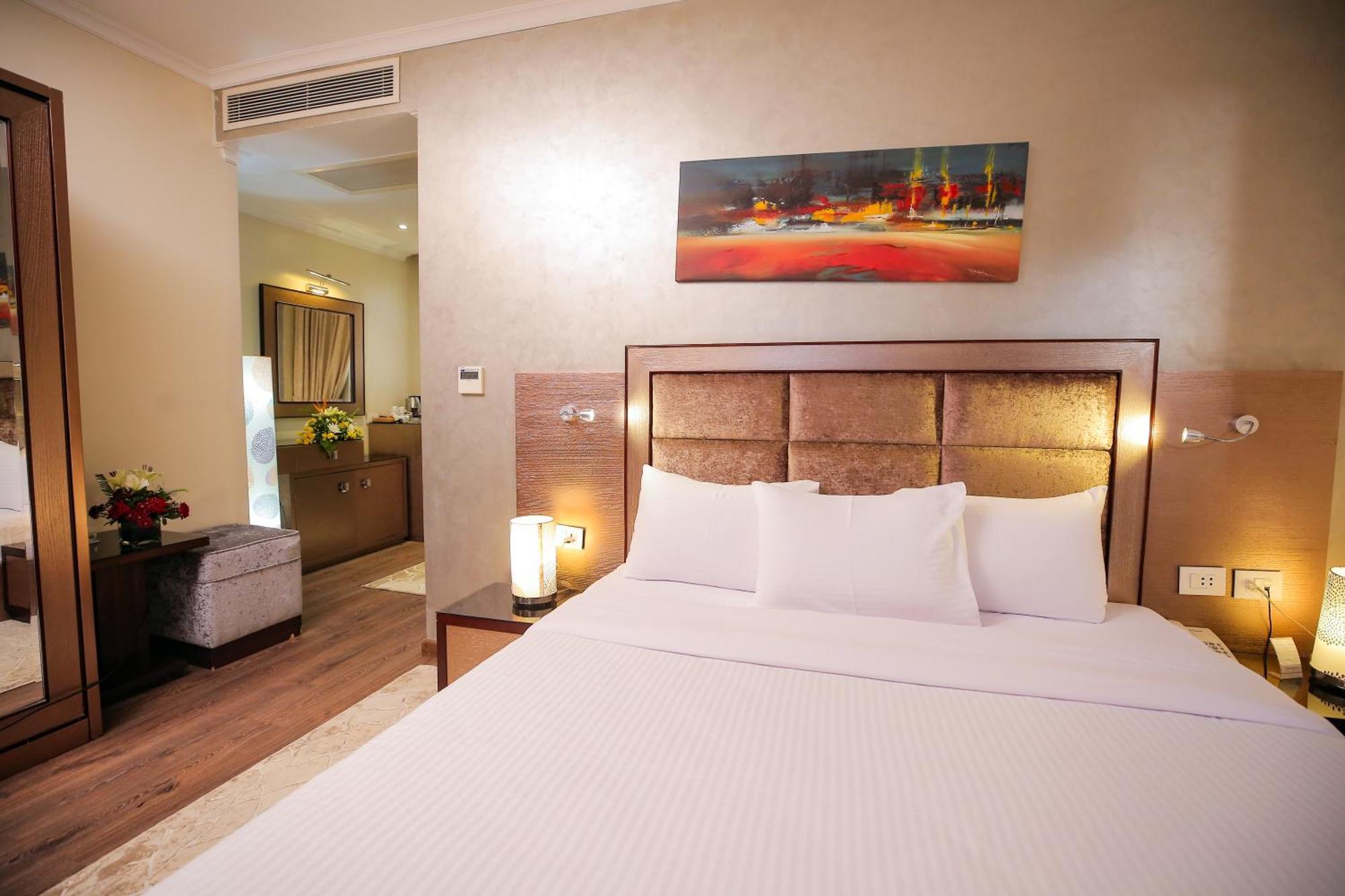 Cairo Taj Hotels & Suites - Dokki Esterno foto