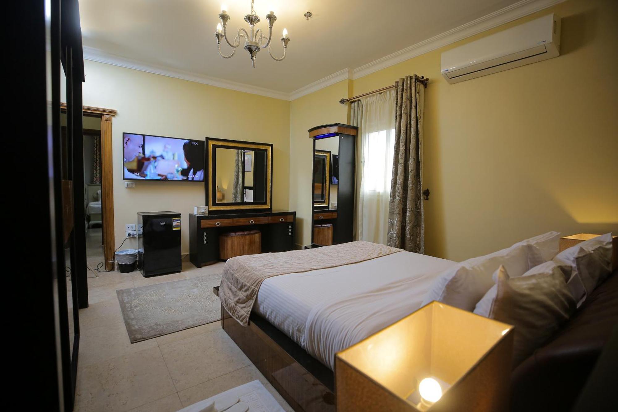 Cairo Taj Hotels & Suites - Dokki Esterno foto